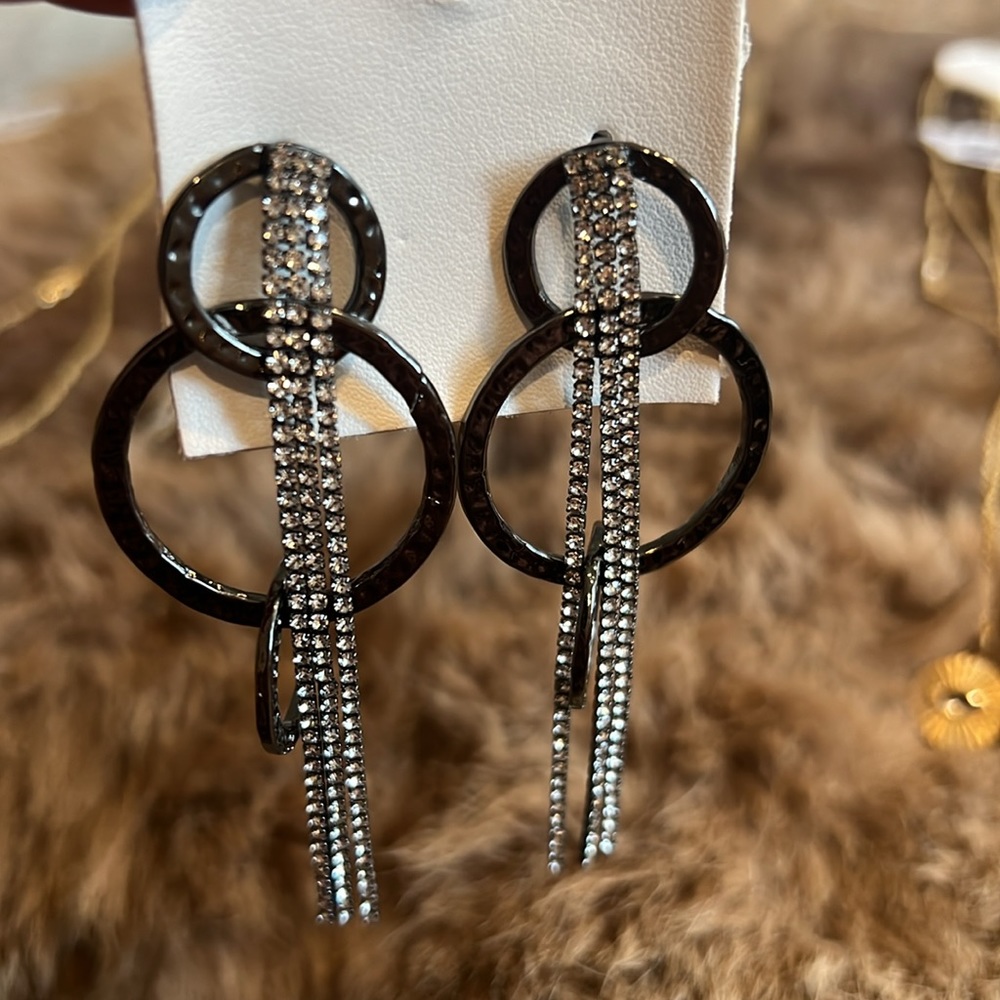 NWT FREE people earrings. - Picture 2 of 3